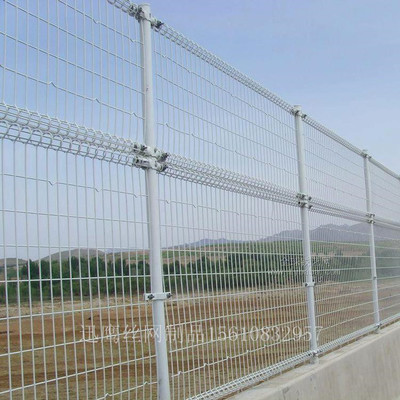 迅鷹護欄網廠家介紹及公園護欄網規格詳解